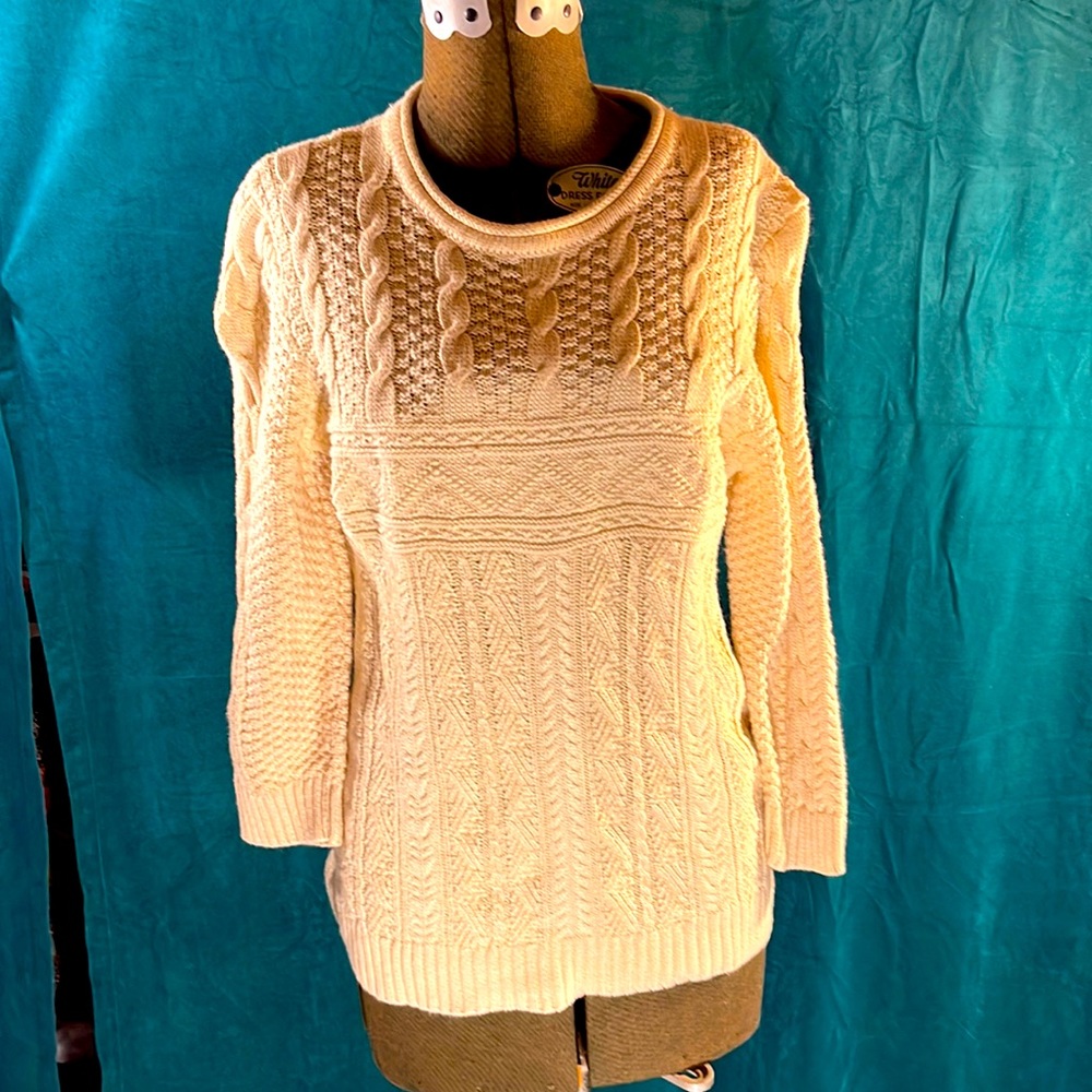 Ralph Lauren linen and cotton embroidered off white sweater. Great condition!